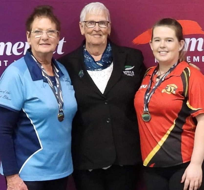 Audrey with Bowls NZ President Ann Wright and runner up Nicole Toomey