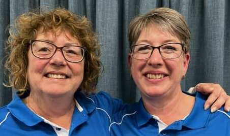 Winners PBBC women's 2x4x2 Pairs. Michelle Macdonald and Sharon Williams from Paraparaumu Beach Bowling Club